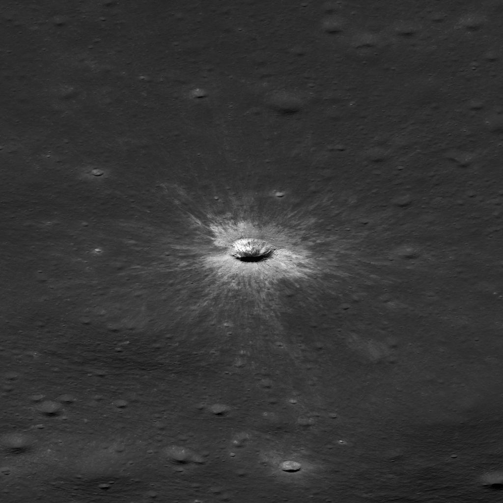 Косий знімок кратера McGetchin камерою LRO